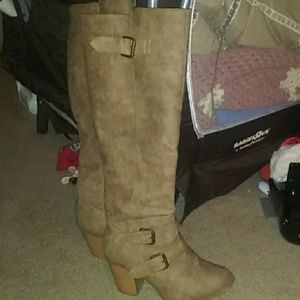 Ramonia Boots